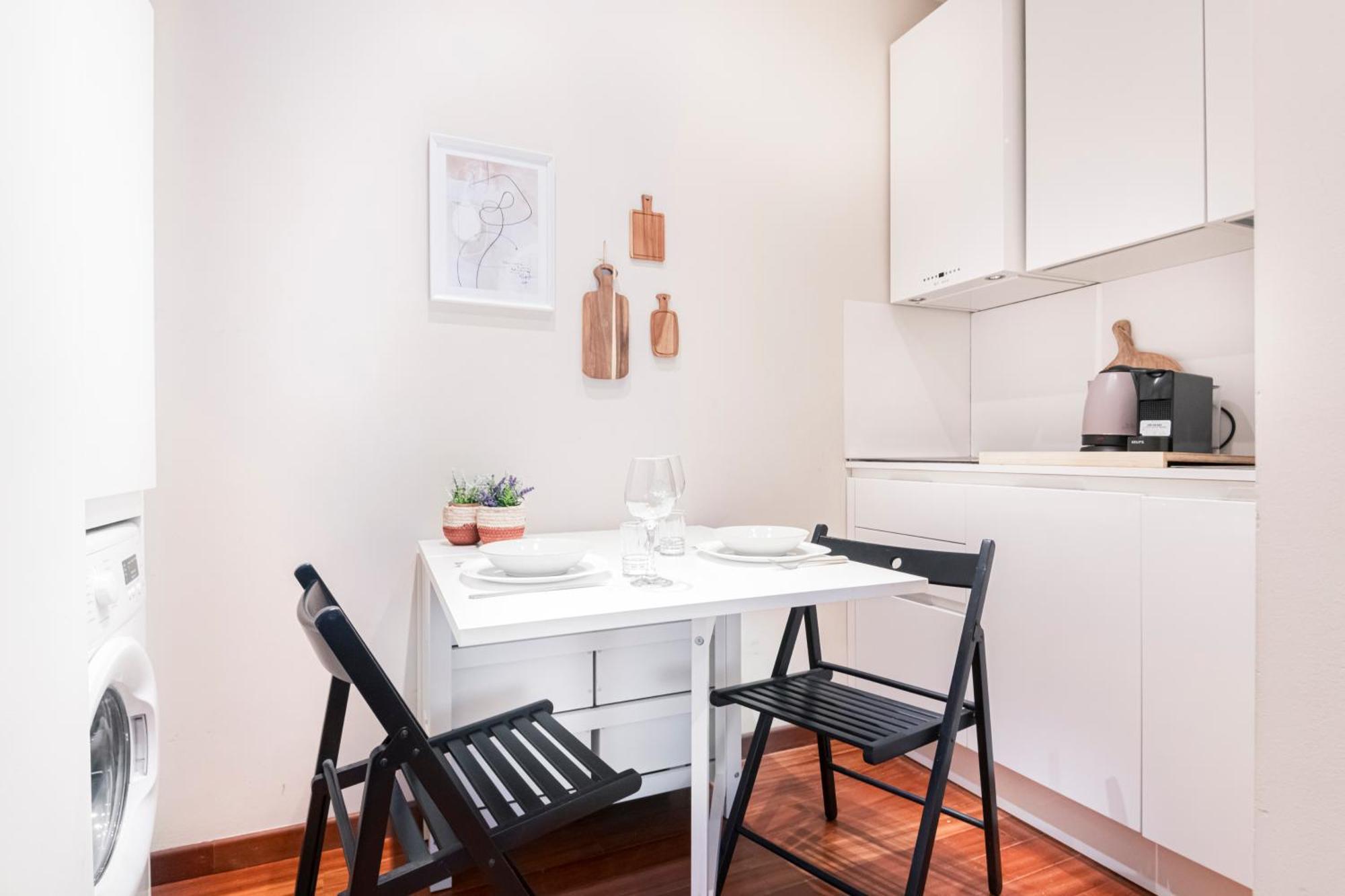 Fully Furnished Flat Arco Della Pace By Easylife Mailand